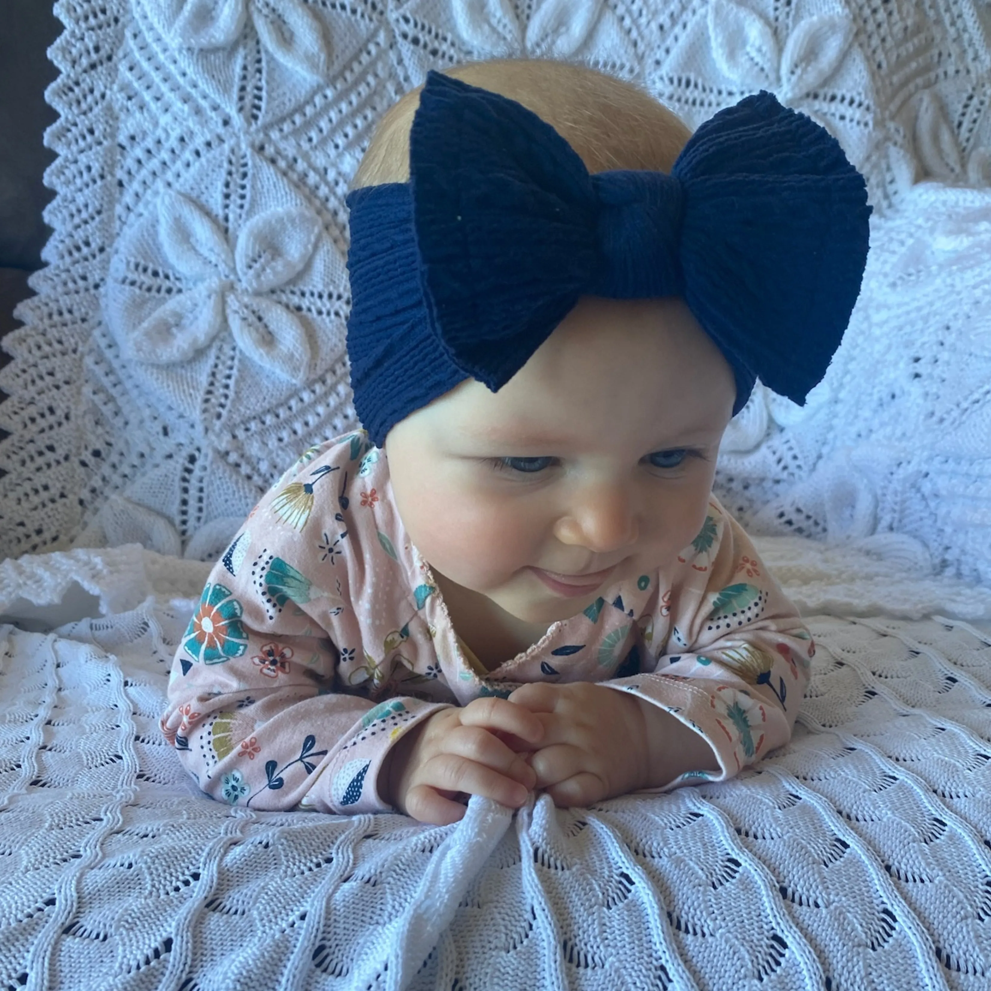 Baby Twist Cable Knit Bow Headband in Sand