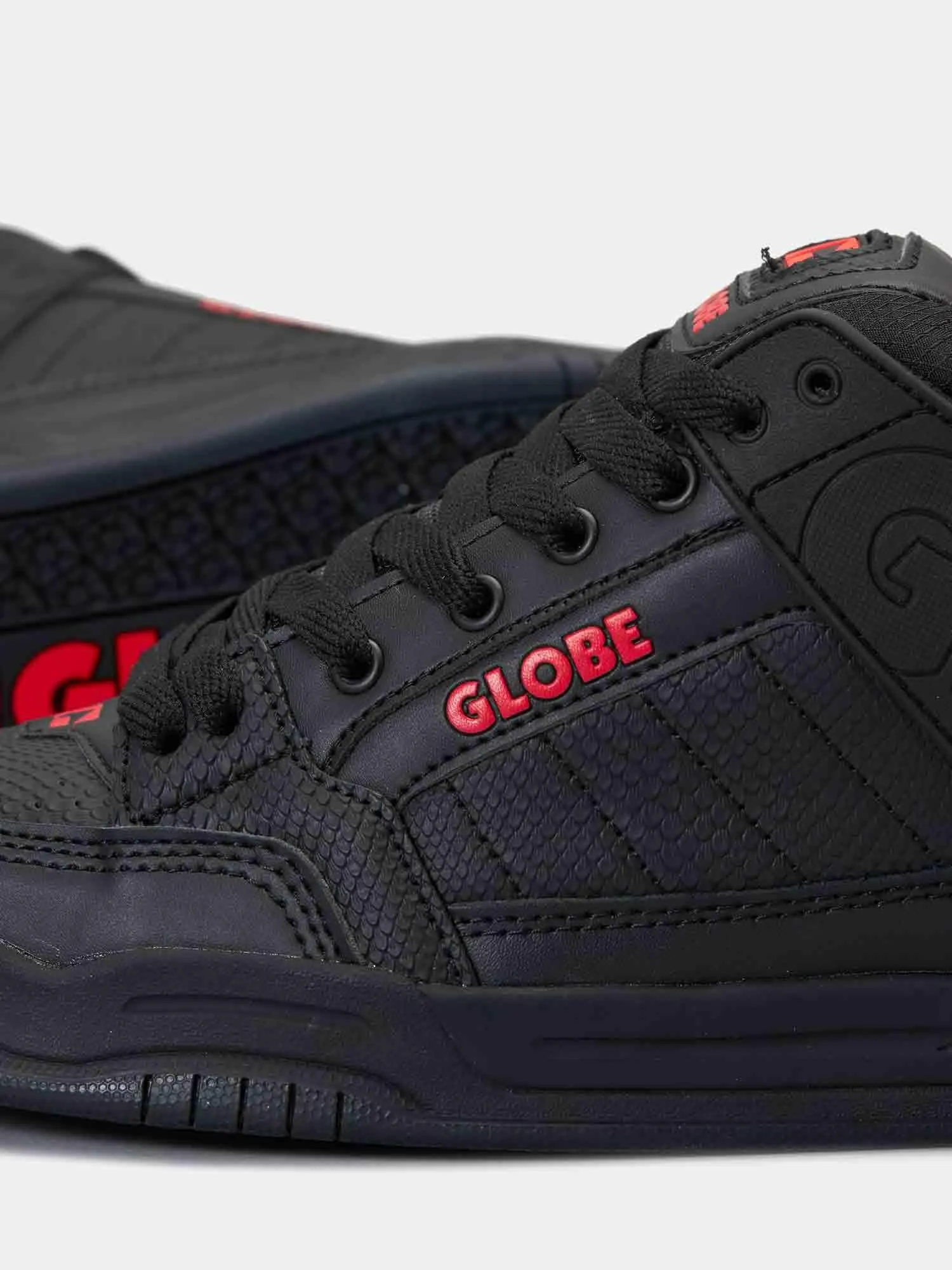 Globe Tilt - Black / Snake